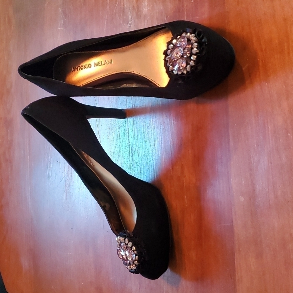 Antonio Melani black velvet jeweled pumps size 9m